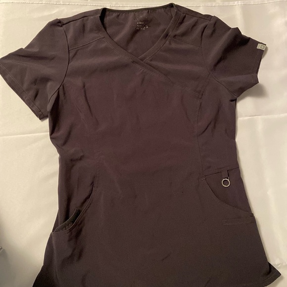 Size Small Black Cherokee Infinity Scrub Top - Picture 1 of 2